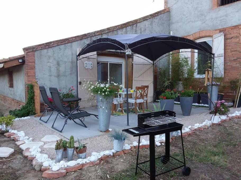 Charmante Dependance En Campagne Samatan Exterior foto