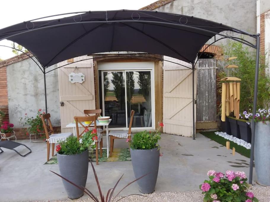 Charmante Dependance En Campagne Samatan Exterior foto